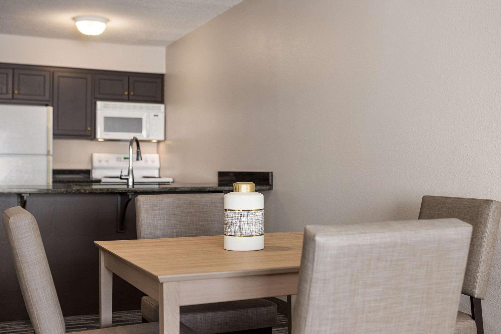 Country Inn & Suites By Radisson, St Cloud East, Mn 세인트클라우드 외부 사진