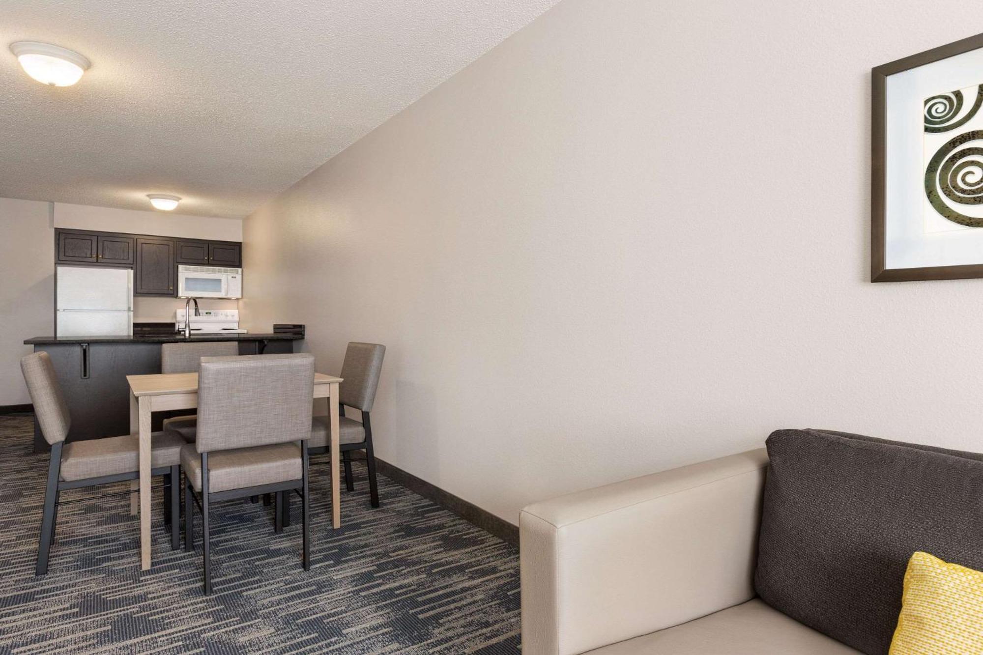 Country Inn & Suites By Radisson, St Cloud East, Mn 세인트클라우드 외부 사진