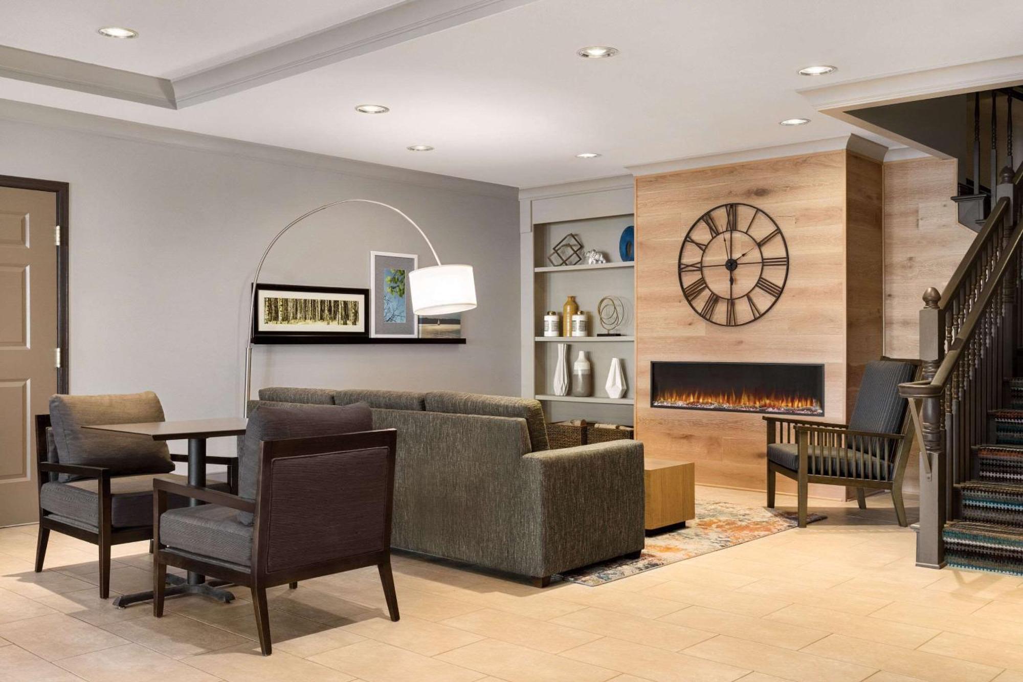 Country Inn & Suites By Radisson, St Cloud East, Mn 세인트클라우드 외부 사진
